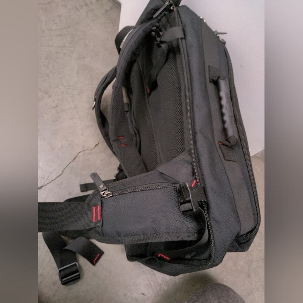 Kaka 40L Travel/Laptop Convertible Bag - Picture 5 of 11